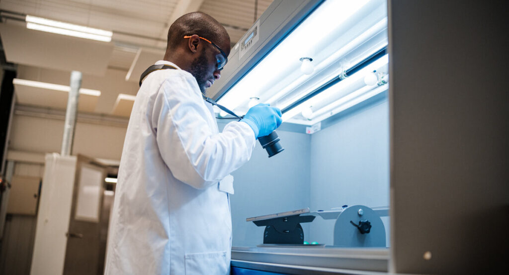 medical devices for material testing